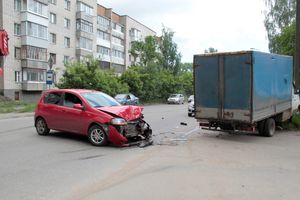 Фотофакт: ДТП на Холмской  Великих Луках