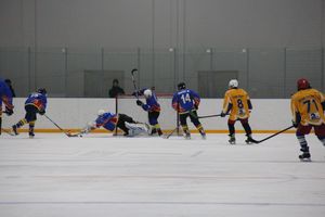Два зоккейных матча прошли в Великих Луках в рамках Чемпионата города (ФОТО)