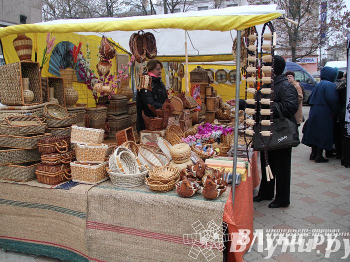Универсальная выставка малого и среднего бизнеса открылась в Великих Луках (фото)