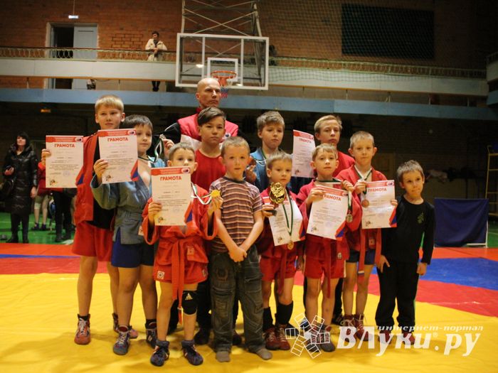 Великолучане завоевали награды турнира по самбо «Память» (ФОТО)