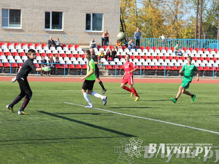 В Великих Луках завершился открытый турнир по футболу памяти М. Ф. Хренова (фото)