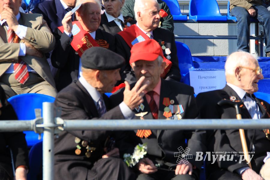 Великие Луки отмечают День Победы