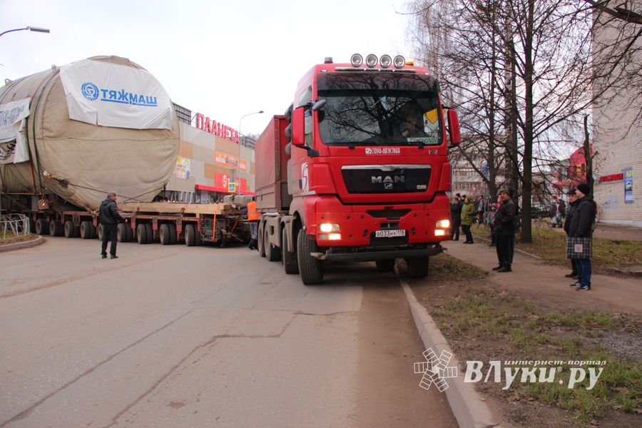 Теперь у всех великолучан есть фото или видео с «Тяжмаш» (ФОТО)