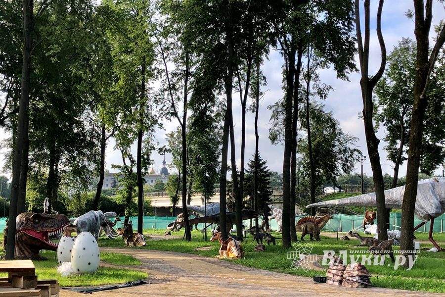 Великолукские динозавры оживают (ФОТО)