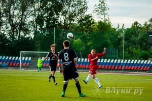 Матчи по футболу в рамках Первенства России проходят в Великих Луках (фото)