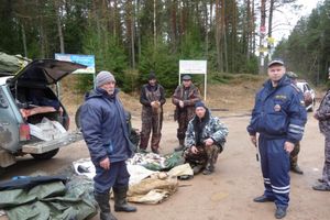 Сотрудники рыбоохраны задержали на трассе Псков – Гдов браконьеров из Ленинградской области (фото)