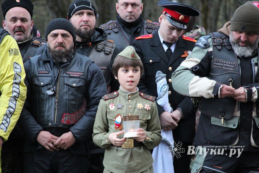 Великие Луки посетили участники мотомарша «Дороги Победы 2021 — дорога домой!» (ФОТО)