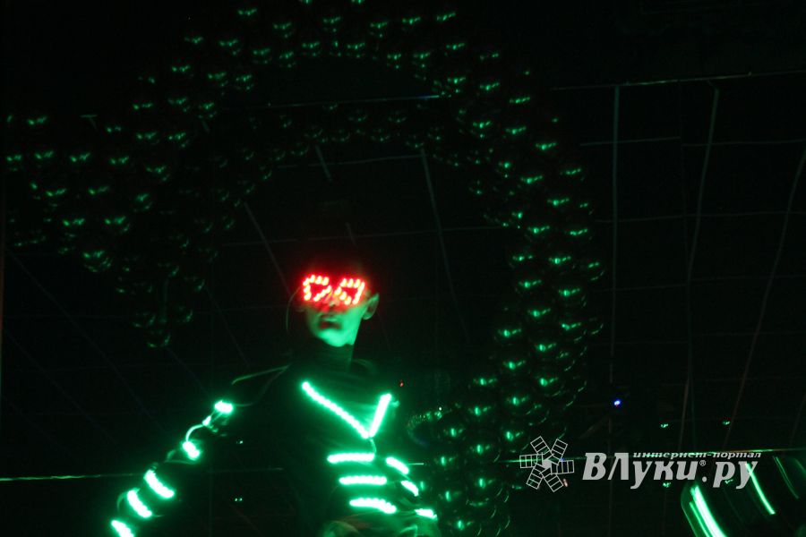 14 февраля в клубе «Хотэй» состоялось ежегодное шоу для влюбленных «Love Story»