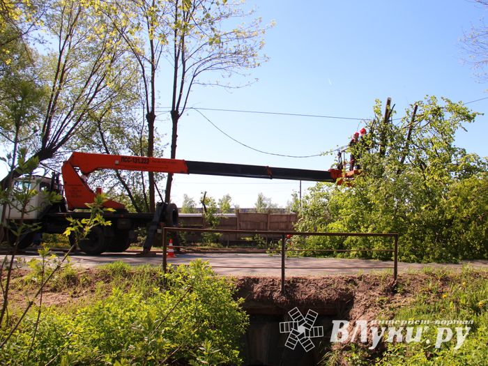 Авария устранена, движение по проспекту Гагарина возобновлено (ФОТО)