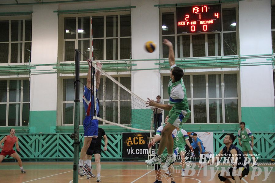 Сборная Великолукского района стала обладателем Кубка города по волейболу (фото)