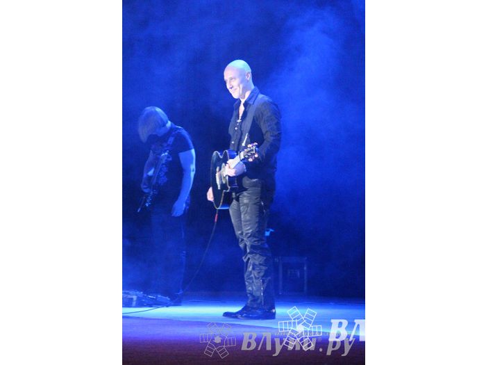 В Великих Луках состоялся концерт Дениса Майданова
