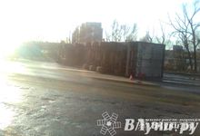 В Великолукском районе опрокинулась фура с прибалтийскими номерами (фото)