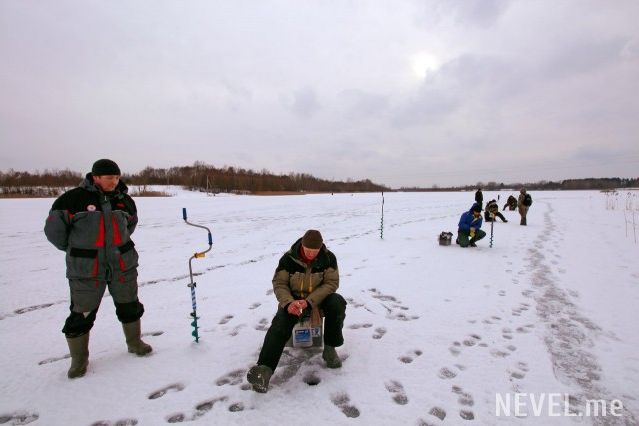 Великолукские рыбаки победили в фестивале по ловле рыбы на блесну (фото)