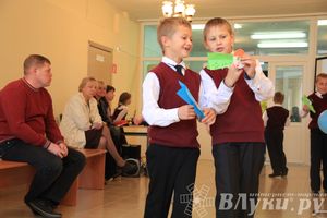 Великолукских лицеистов посвятили в «Маленькие мастера»