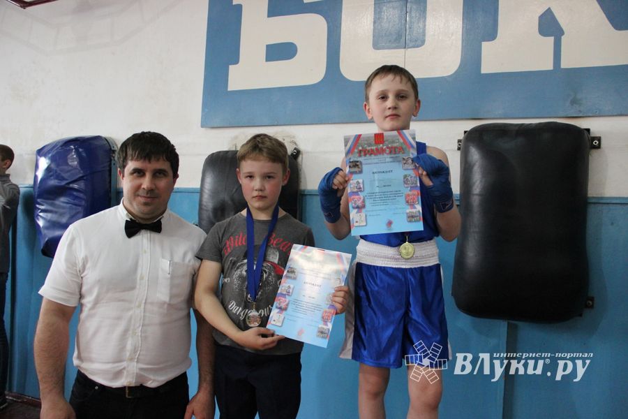 Юные великолучане выявили сильнейших боксёров (ФОТО)