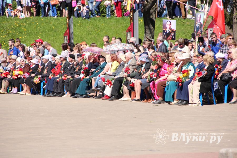 Великолучане отпраздновали День победы (ФОТО)