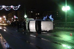 Мужчина пострадал в результате ДТП на Ольгинском мосту в Пскове (фото)