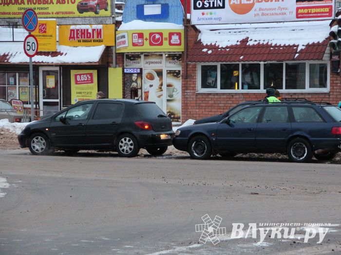 На перекрестке Октябрьский — Гагарина произошло ДТП (фото)