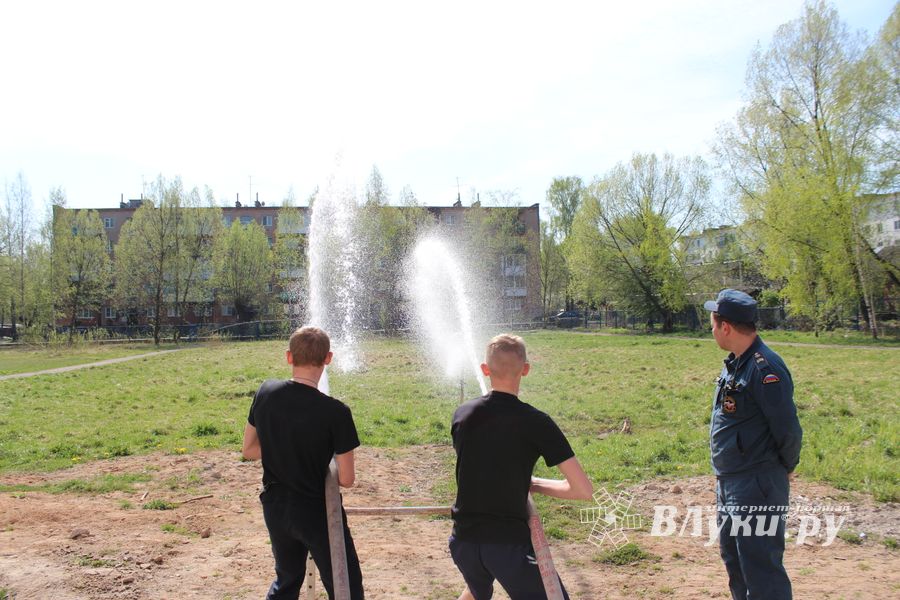 В Великих Луках спасали «заложников» (ФОТО)