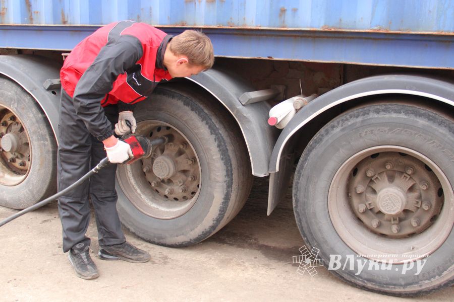Подарок к Дню автомобилиста в шинном центре «Truck Point» (ФОТО)