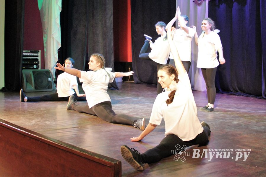 В Великих Луках прошёл «Студбаттл» (ФОТО)