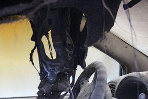 В Великих Луках подожгли автомобиль (фото)