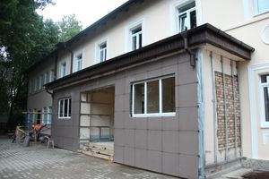 В Великих Луках ремонтируют детскую художественную школу (ФОТО)