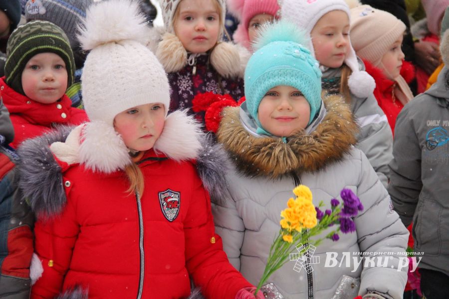 ​Юные великолучане отдали дань памяти героям-железнодорожникам (ФОТО)