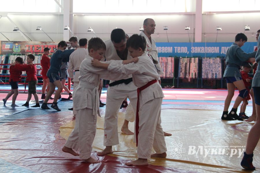Сергей Фомин провёл мастер-классс для великолукских дзюдоистов (ФОТО)