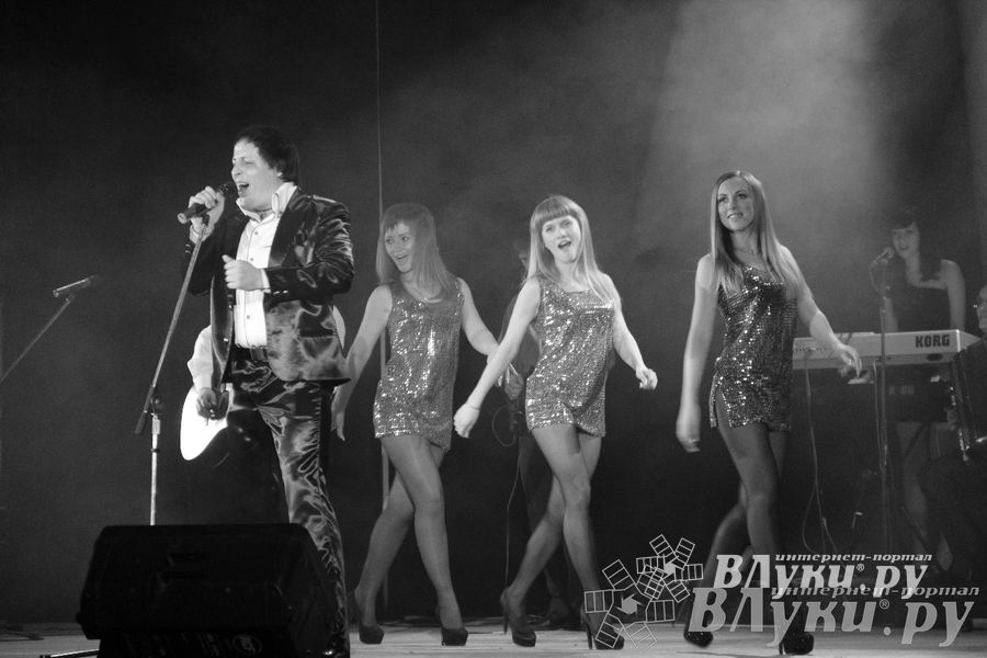 В ДК ЛК состоялся концерт Юрия Михайлова