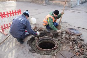 На ул. Нелидовской заменили люк на колодце (ФОТО)