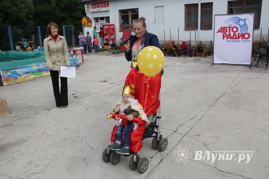 «Парад детских колясок» в День семьи, любви и верности (ФОТО)