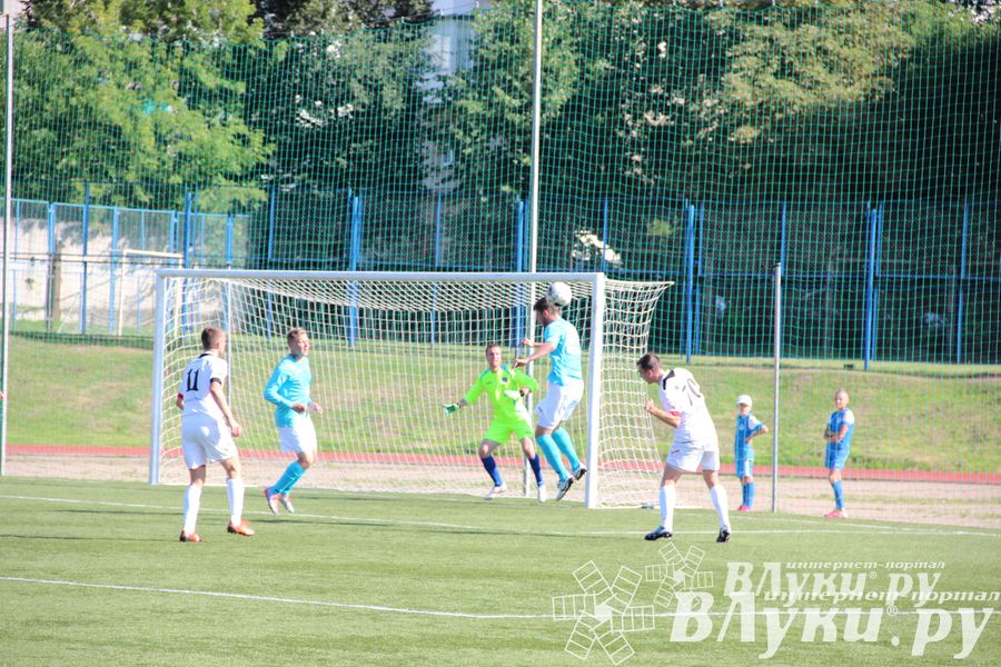 В Великих Луках состоялся матч «Луки-Энергия» — «Звезда» (Санкт-Петербург)