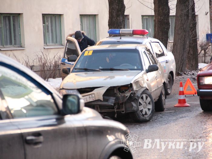 ДТП на Зверева в Великих Луках (ФОТО)
