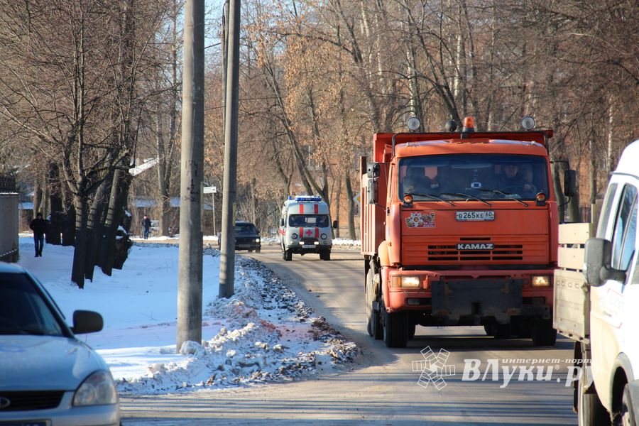 Лобовое столкновение на пр-те Гагарина в Великих Луках (ФОТО)