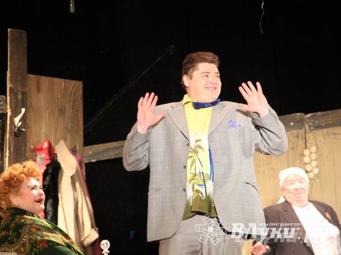Народные артисты России выступили в Великих Луках (фото)