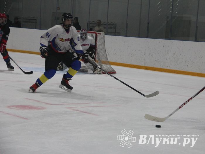 В Великих Луках сторатовал Открытый Чемпионат города по хоккею (ФОТО)