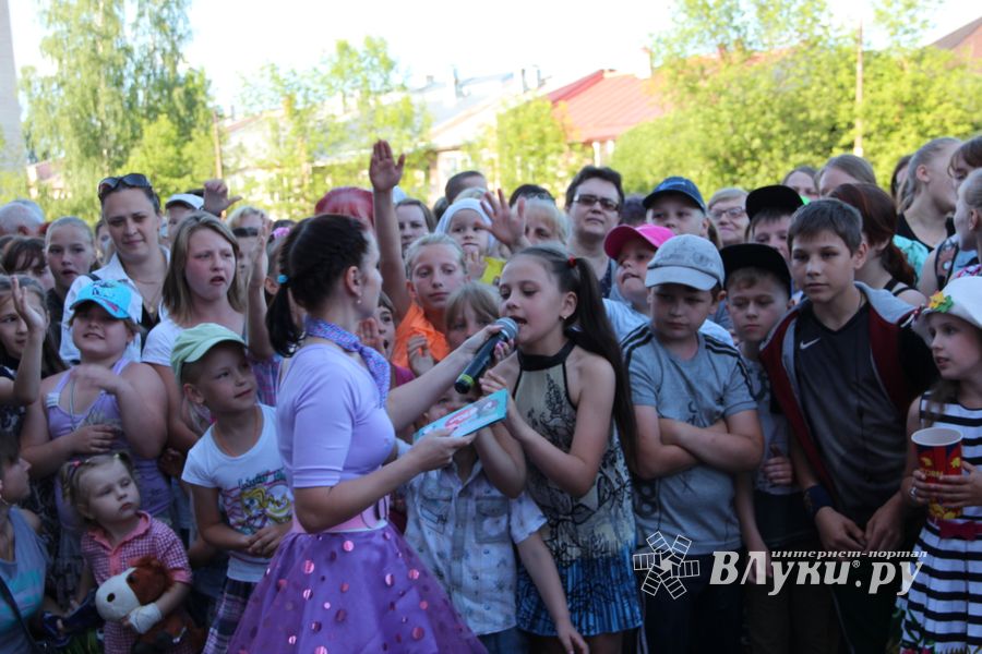 В Великих Луках прошел «День защиты детей» (ФОТО)