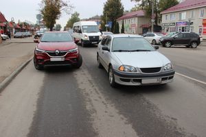 Из-за ДТП у Смоленского рынка затруднено движение (ФОТО)