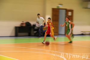 Интересный баскетбольный матч прошел в Великих Луках (фото)