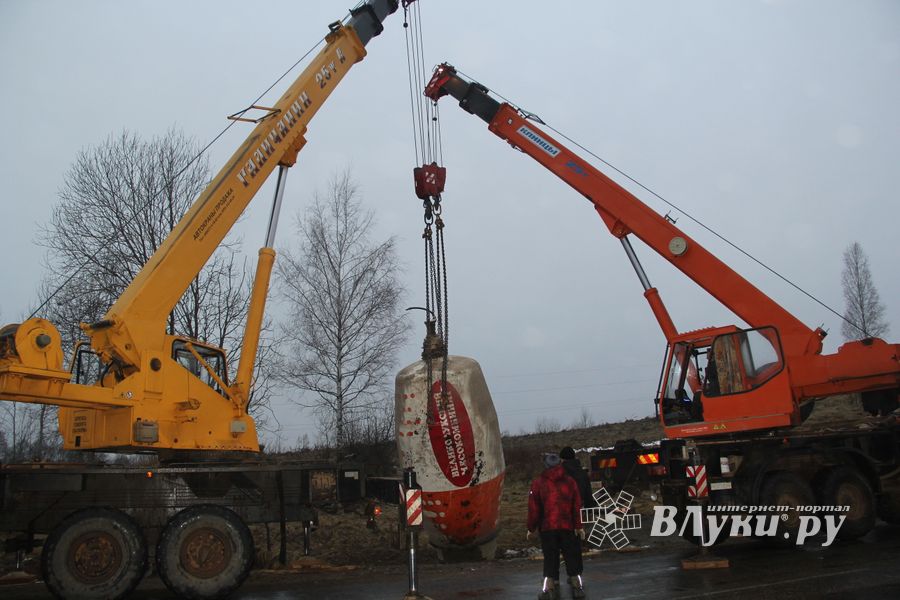 В районе деревни Булынино перевернулась бетономешалка (ФОТО)