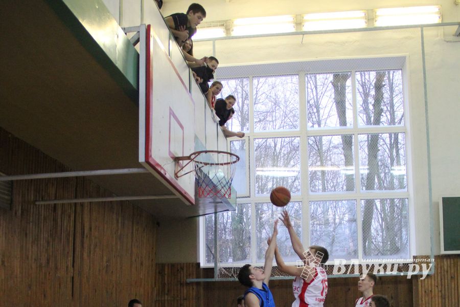 Великолучанки заняли первое место в дивизиональной игре «КЭС-Баскет» (фото)