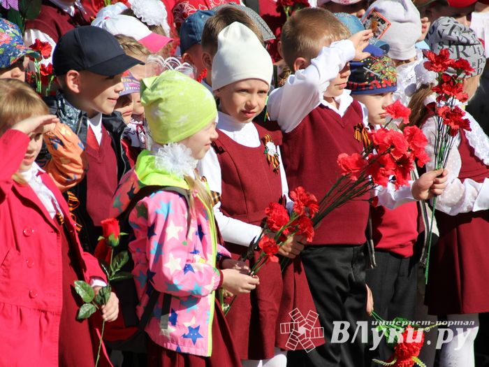 Юные великолучане почтили память бойцов Великой войны (ФОТО)
