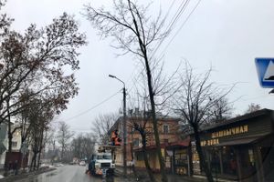 Улицу Вокзальную украшают к празднику (ФОТО)