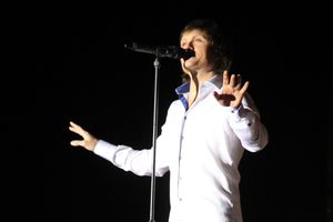 В Великих Луках состоялся концерт Артура (фото)