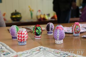 В Великих Луках открылась выставка «Масленица. Пасха. Весна» (фото)