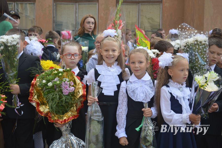 День знаний в Великих Луках (ФОТО)