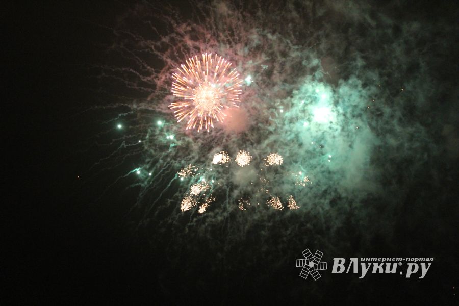 Великие Луки к встрече Нового года готовы (ФОТО)