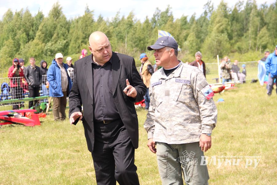 В Великих Луках проходит 7-й Фестиваль авиамодельного спорта (ФОТО)