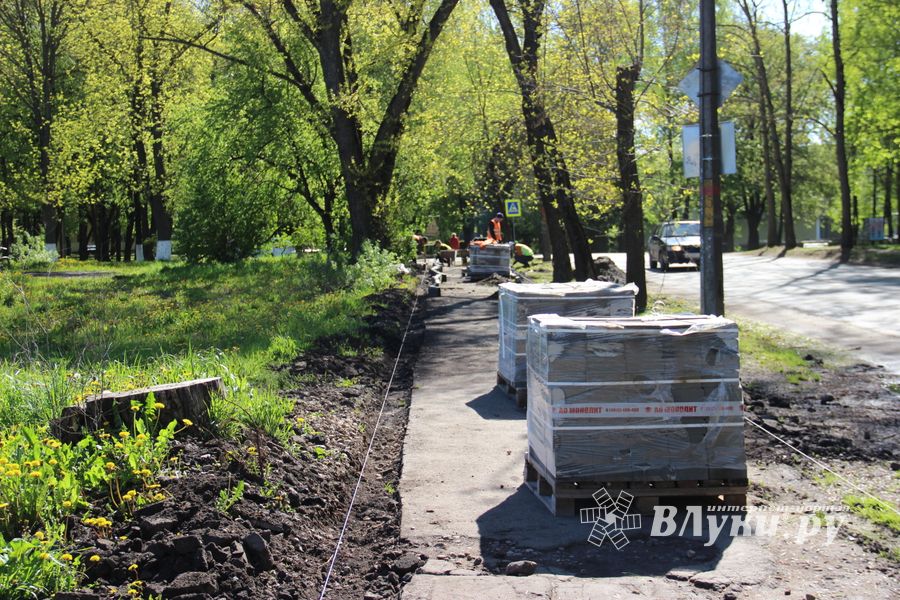 На улицах Дворецкой и Виноградова появится тротуар (ФОТО)
